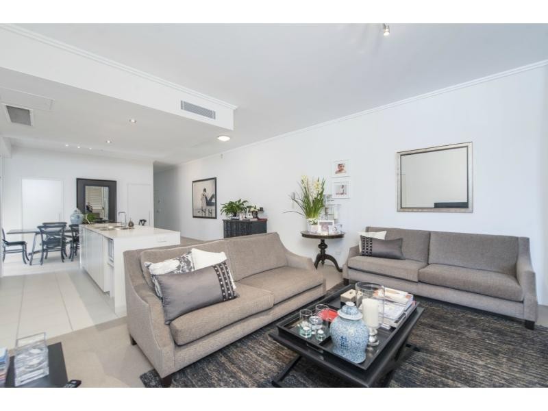 1804 Rialto Quay Drive, Hope Island QLD 4212