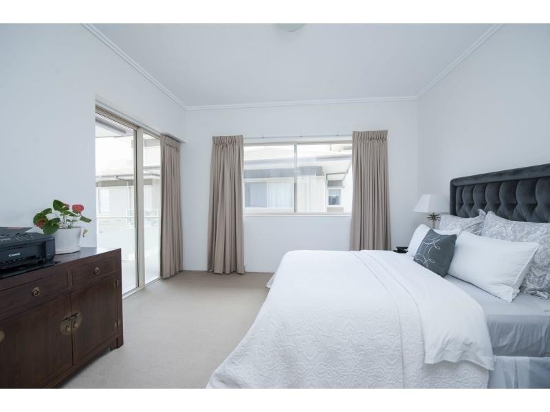 1804 Rialto Quay Drive, Hope Island QLD 4212