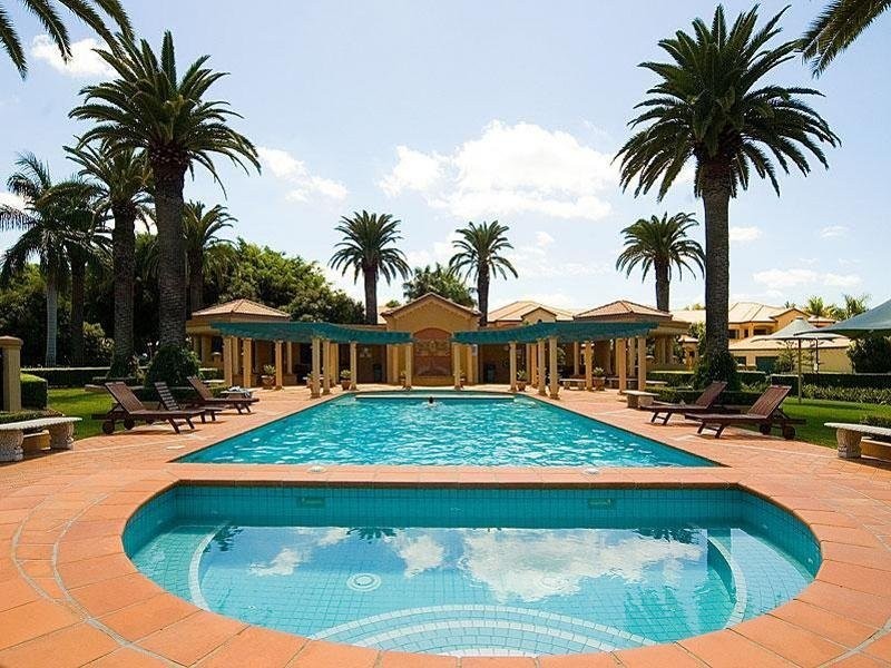 Hope Island QLD 4212