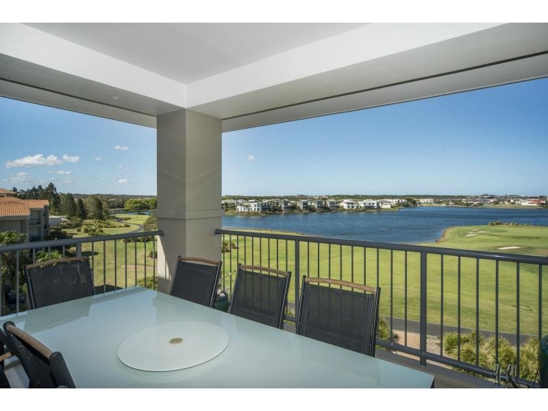 8418 Magnolia Drive East, Hope Island QLD 4212