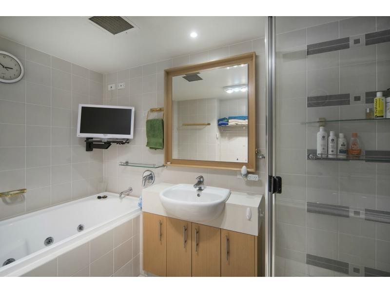 8418 Magnolia Drive East, Hope Island QLD 4212