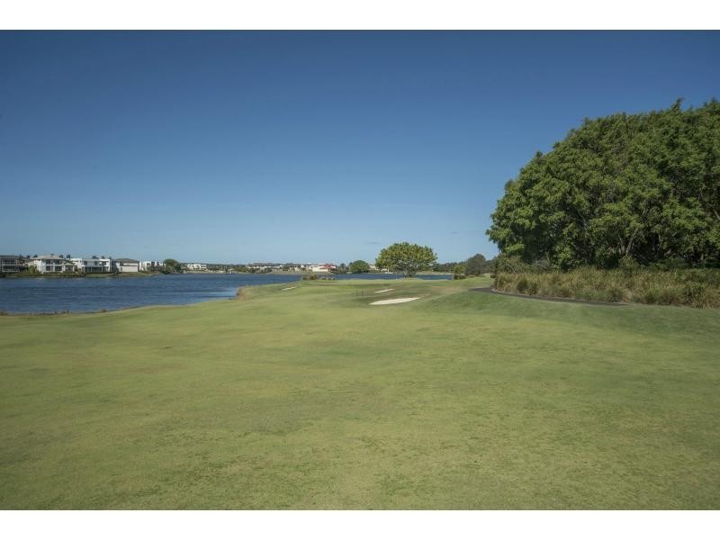 8418 Magnolia Drive East, Hope Island QLD 4212