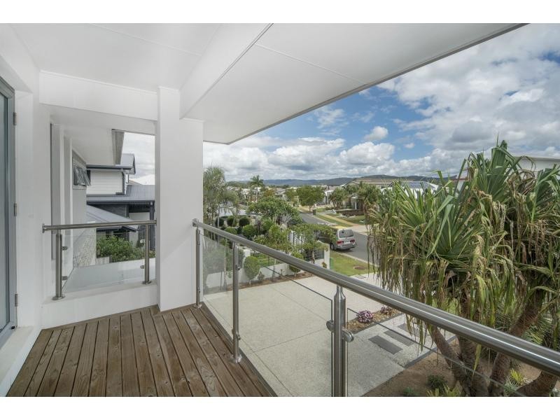 12 Southaven Drive, River Links, Helensvale QLD 4212