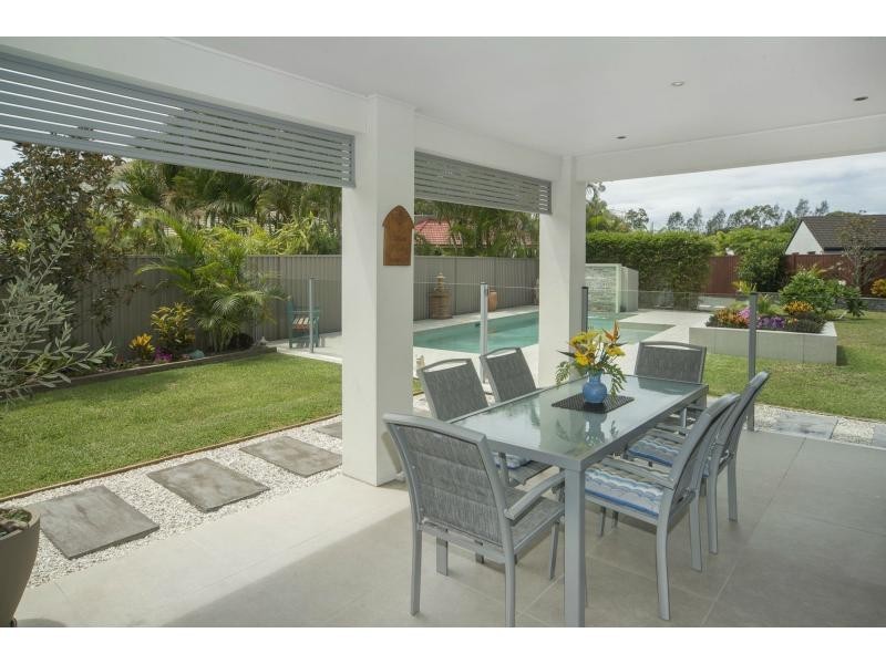 12 Southaven Drive, River Links, Helensvale QLD 4212