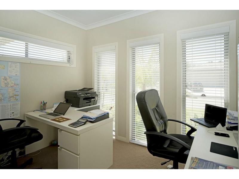 9103 Peter Senior Drive, Hope Island QLD 4212