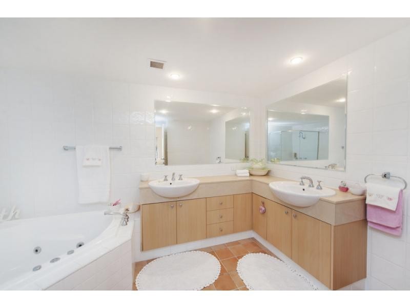 3282 Palladian Drive, Hope Island QLD 4212