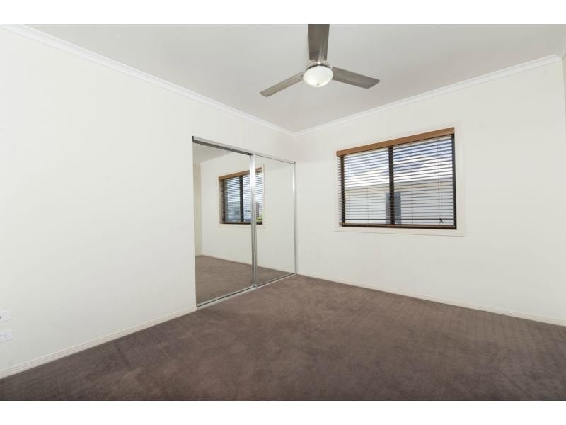 6 Southaven Drive, River Links, Helensvale QLD 4212