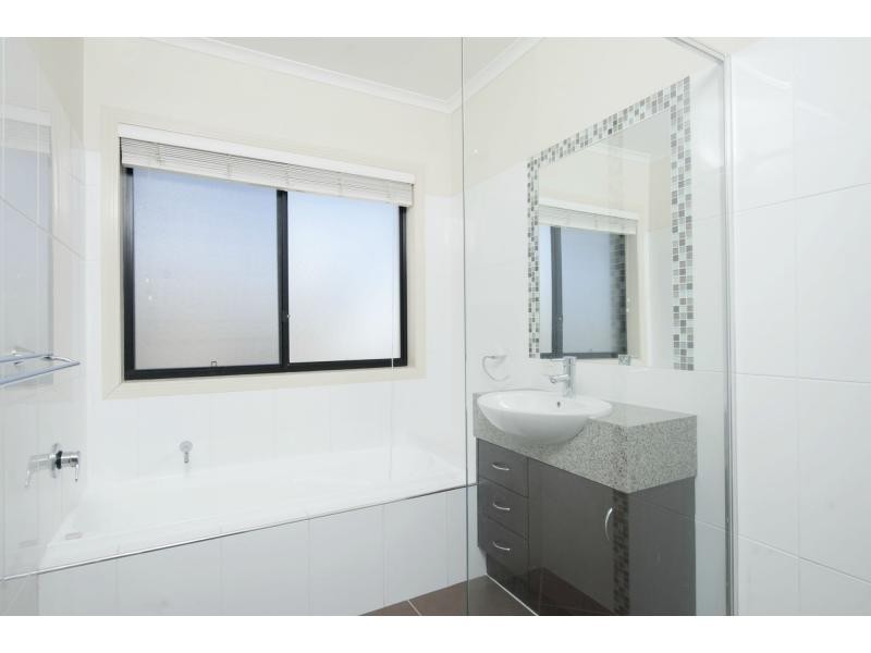 6 Southaven Drive, River Links, Helensvale QLD 4212