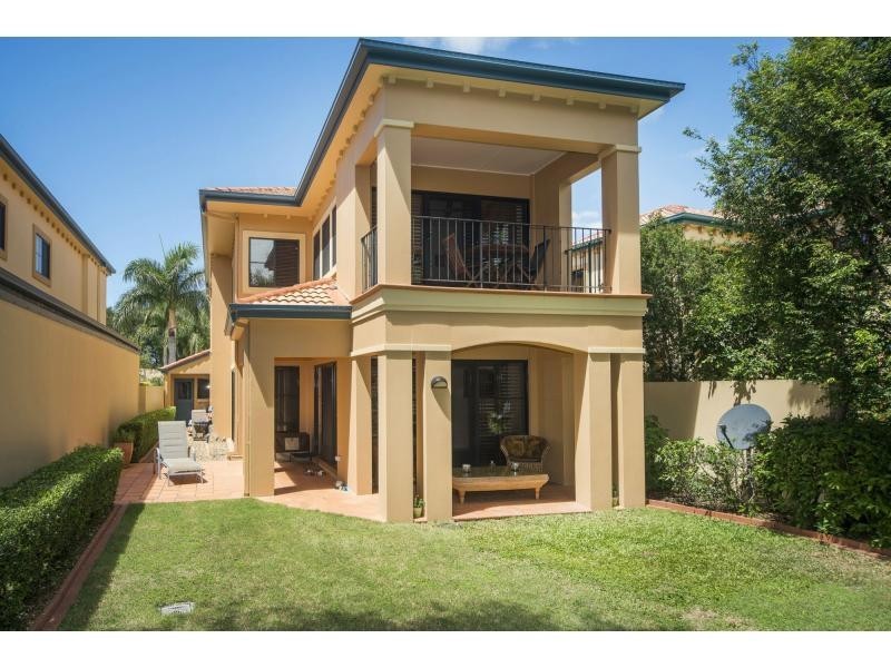 3205 Palladian Drive, Hope Island QLD 4212