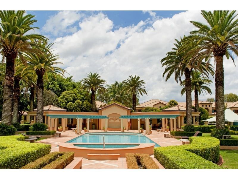 Hope Island QLD 4212