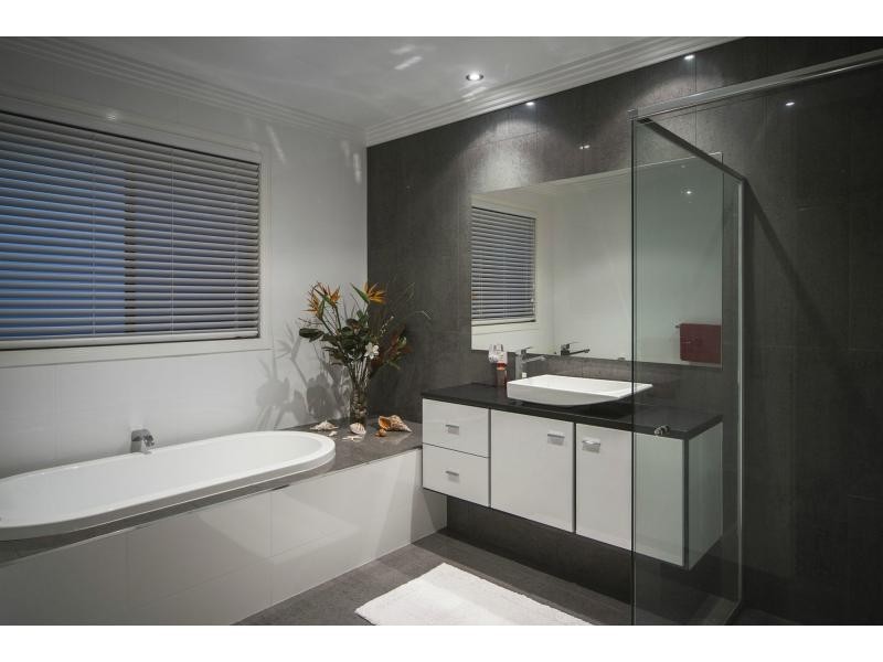 74 Southaven Drive, River Links, Helensvale QLD 4212