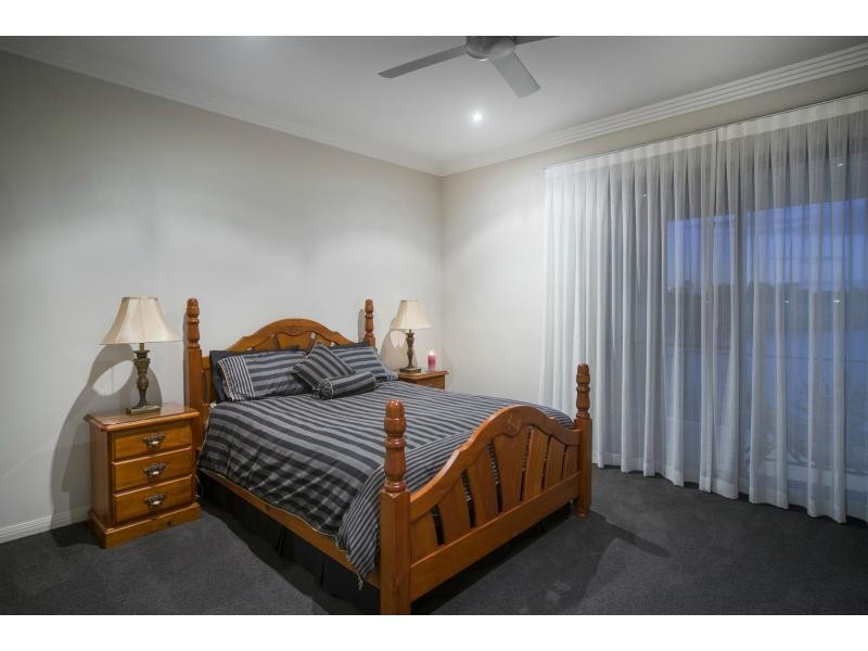 74 Southaven Drive, River Links, Helensvale QLD 4212