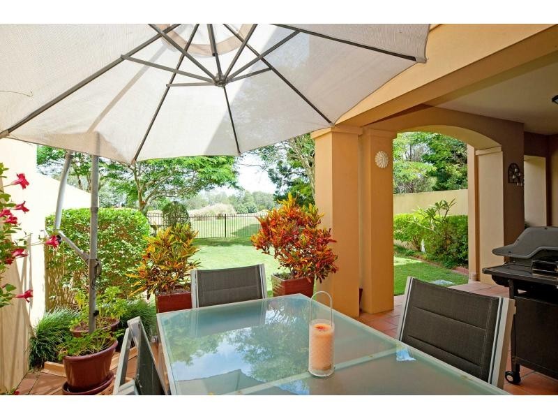 3213 Palladian Drive, Hope Island QLD 4212