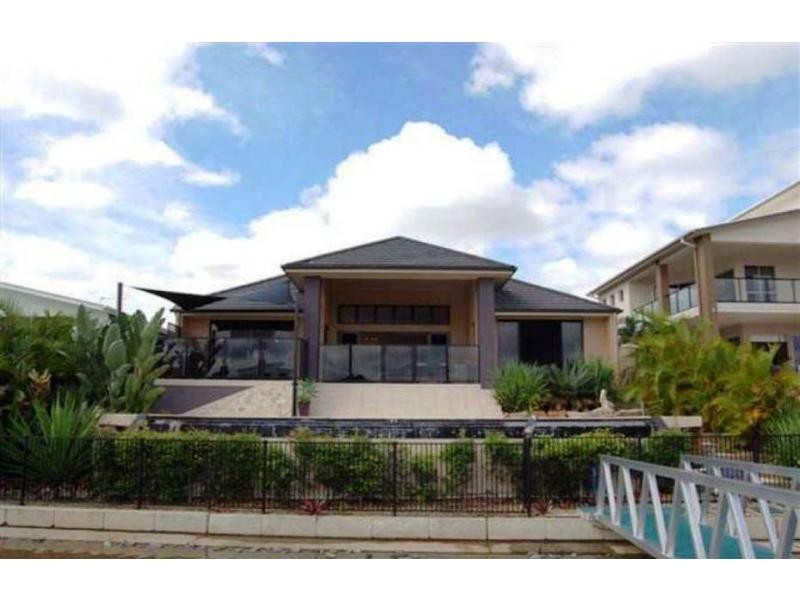 94 Southaven Drive, Hope Island QLD 4212