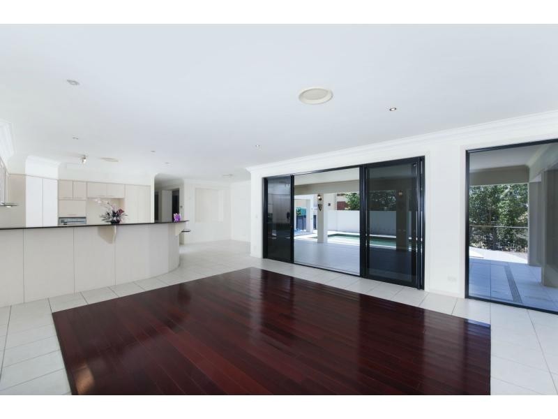 20 River Cove Place, Helensvale QLD 4212