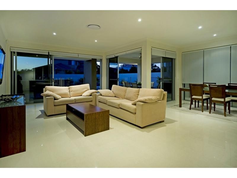 Hope Island QLD 4212