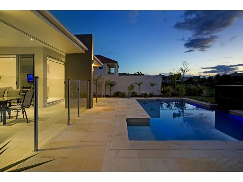 Hope Island QLD 4212