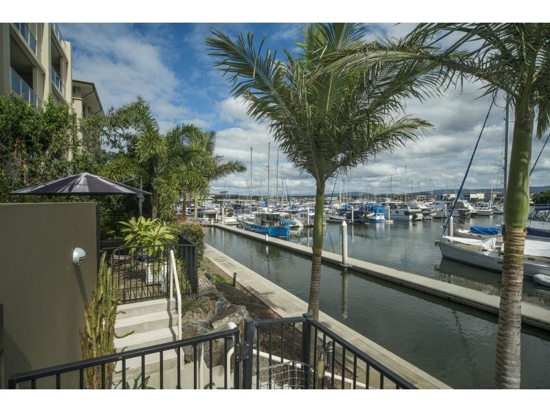 1784 Rialto Quay Drive, Hope Island QLD 4212