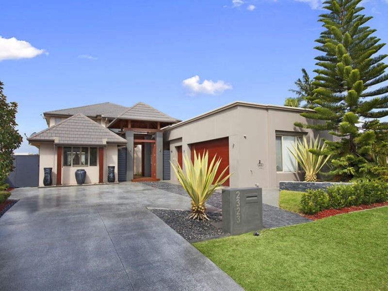 2323 Cressbrook Drive, Hope Island QLD 4212