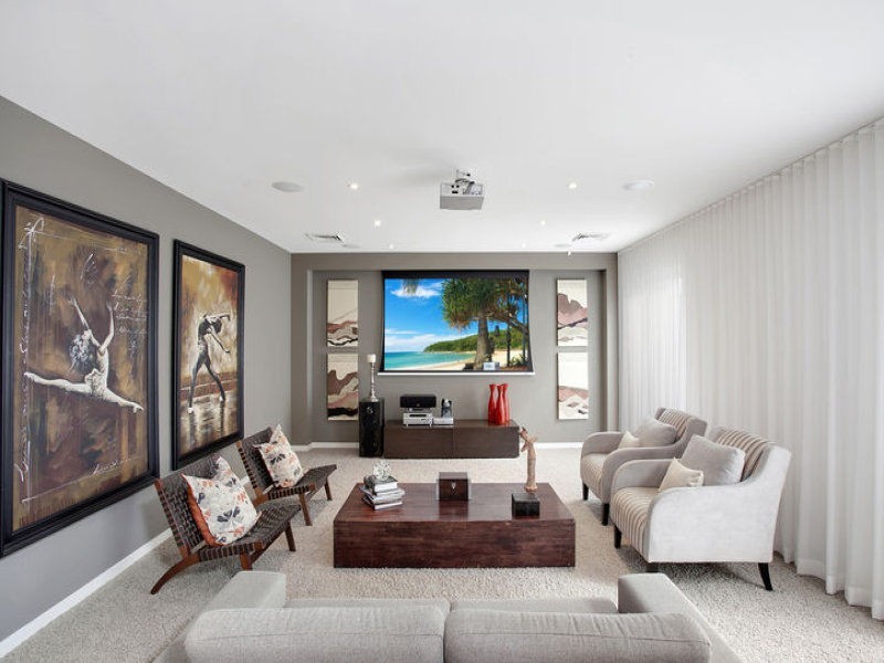 2323 Cressbrook Drive, Hope Island QLD 4212