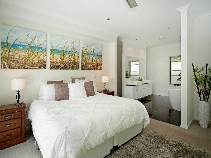 9125 Peter Senior Drive, Hope Island QLD 4212