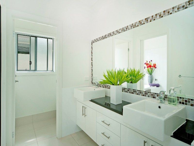 9125 Peter Senior Drive, Hope Island QLD 4212