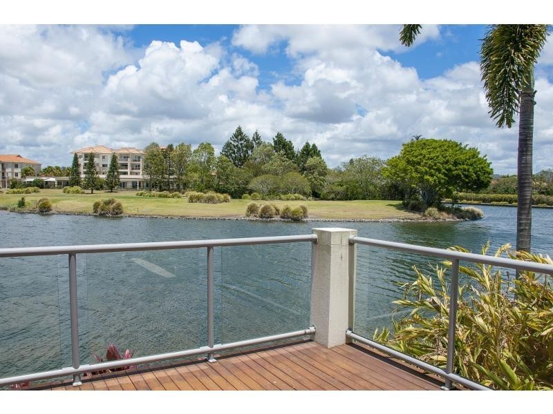 6090 Lugano Drive, Hope Island QLD 4212