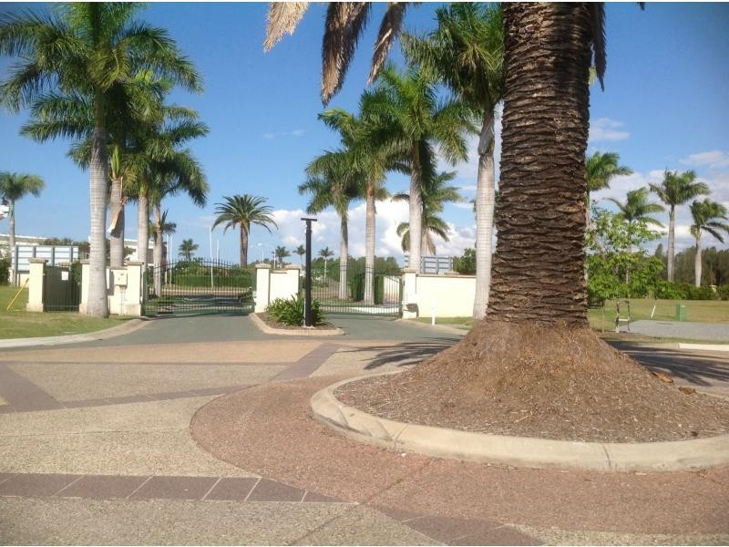 7841 Pavilions Place, Hope Island QLD 4212