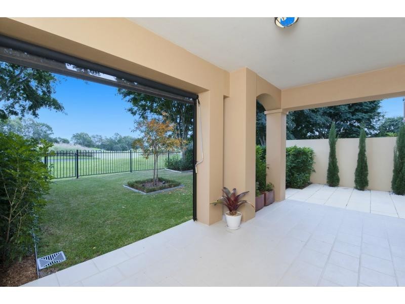 3211 Palladian Drive, Hope Island QLD 4212