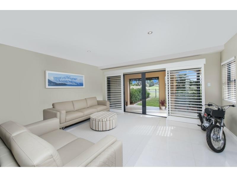 3211 Palladian Drive, Hope Island QLD 4212