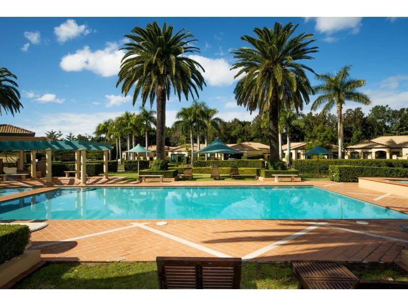 3211 Palladian Drive, Hope Island QLD 4212
