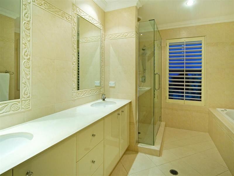 Hope Island QLD 4212