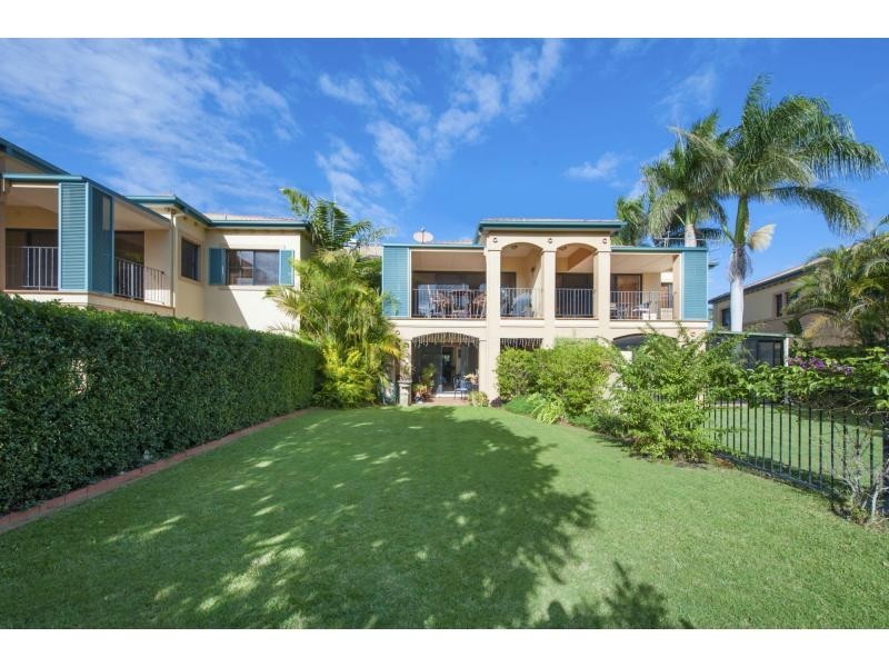 3270 Palladian Drive, Hope Island QLD 4212