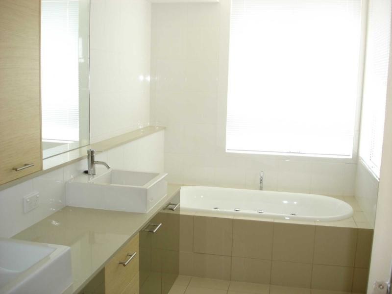 6013 Calardo Avenue, Hope Island QLD 4212