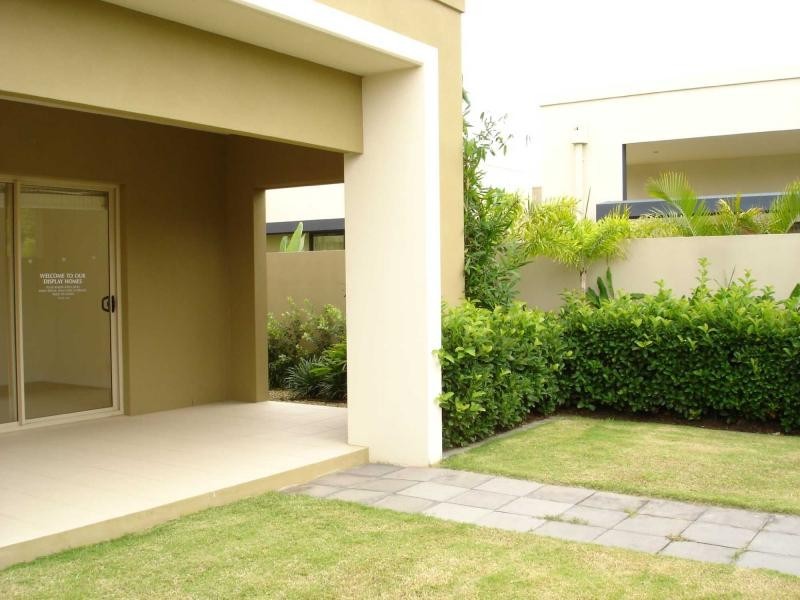 6013 Calardo Avenue, Hope Island QLD 4212