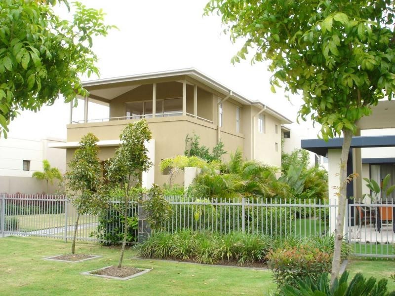 6013 Calardo Avenue, Hope Island QLD 4212