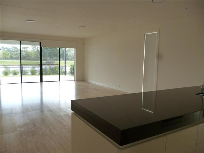 Hope Island QLD 4212