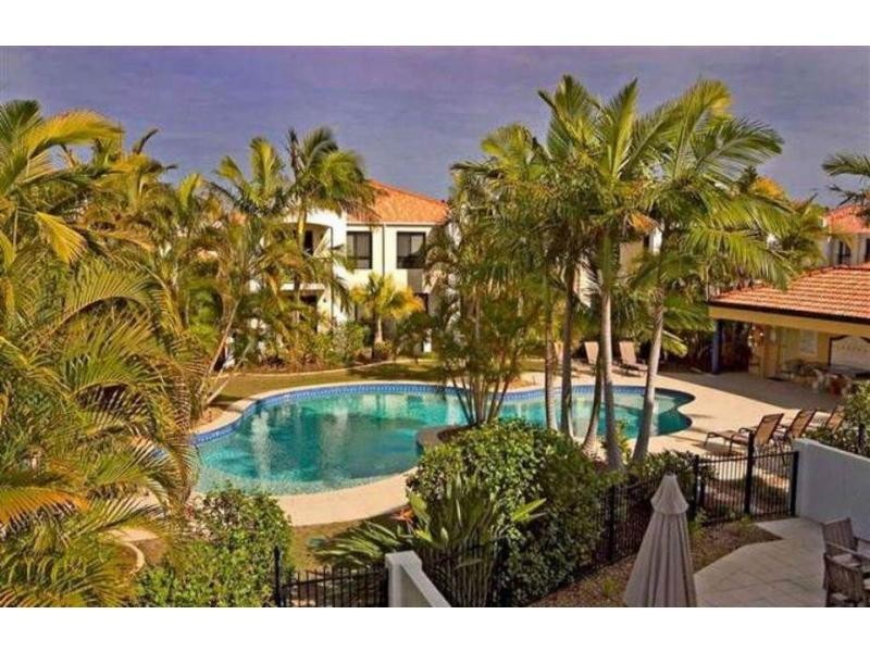 8884 Magnolia Drive East, Hope Island QLD 4212