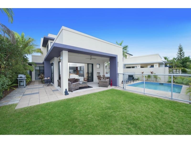 6113 Trasimeno Avenue, Hope Island QLD 4212