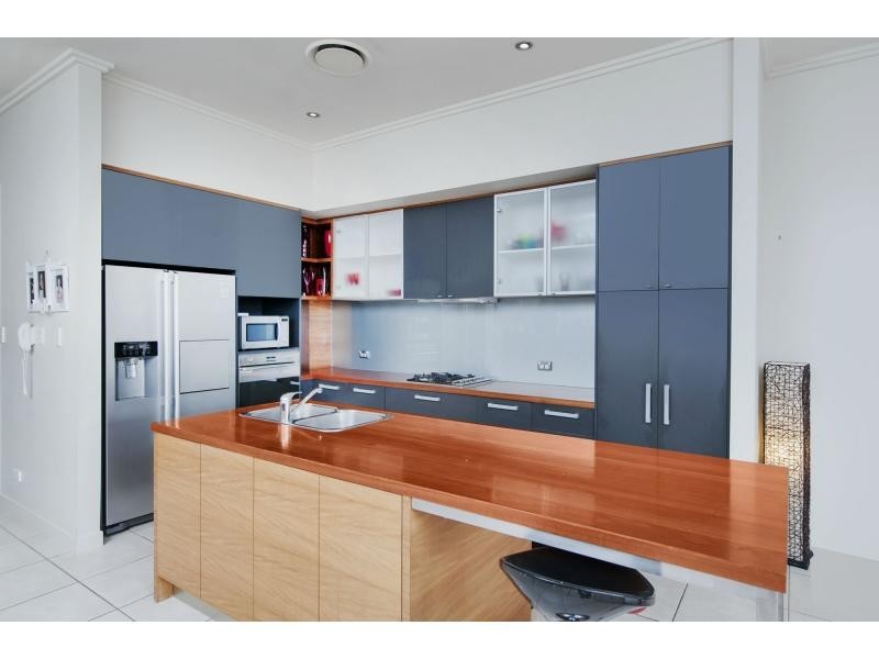 6113 Trasimeno Avenue, Hope Island QLD 4212