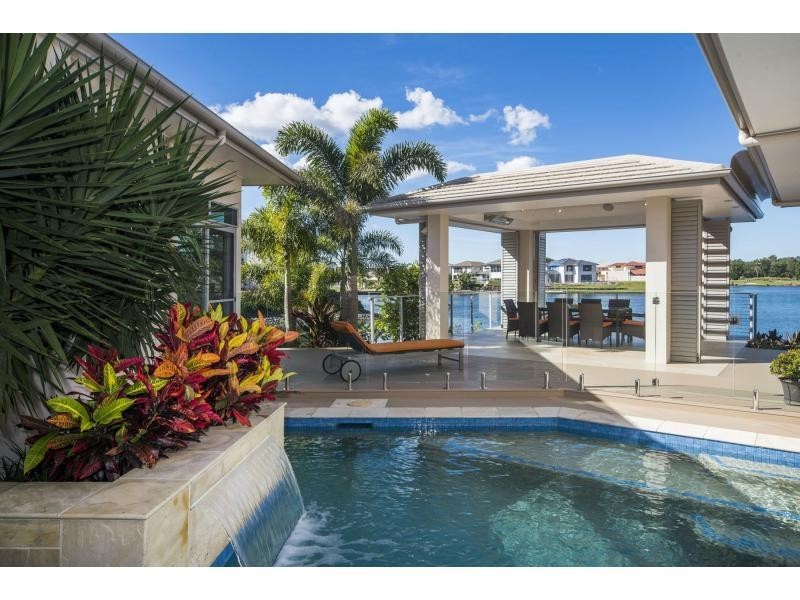 6074 Lugano Drive, Hope Island QLD 4212