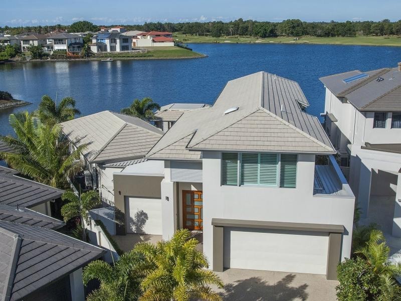 6074 Lugano Drive, Hope Island QLD 4212