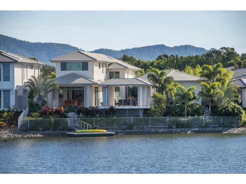 6074 Lugano Drive, Hope Island QLD 4212