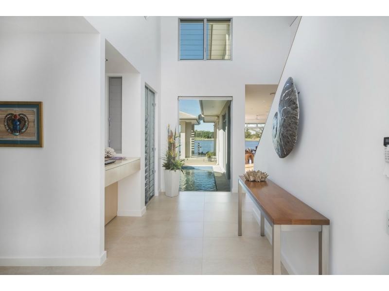 6074 Lugano Drive, Hope Island QLD 4212