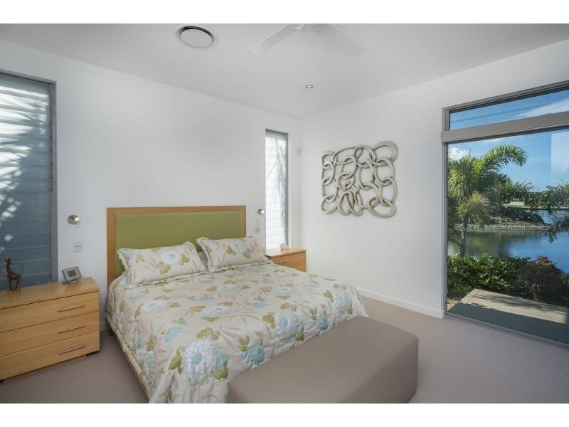 6074 Lugano Drive, Hope Island QLD 4212