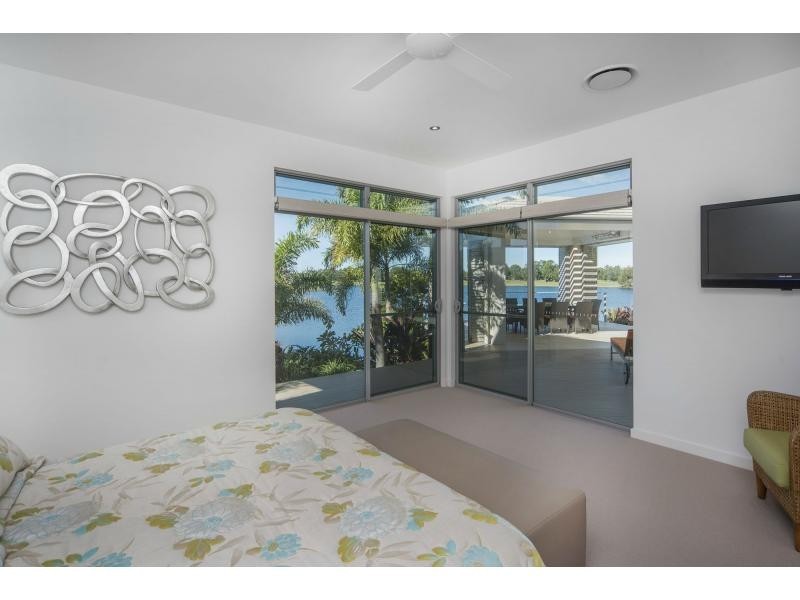 6074 Lugano Drive, Hope Island QLD 4212