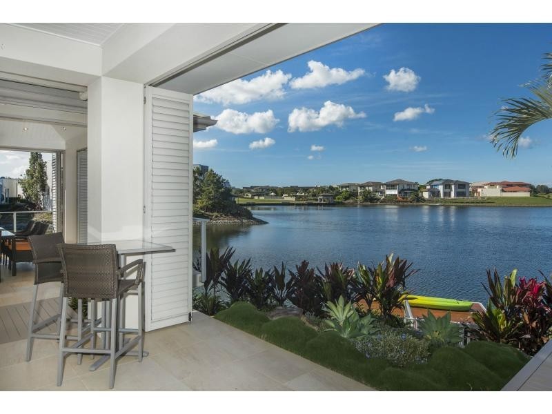 6074 Lugano Drive, Hope Island QLD 4212