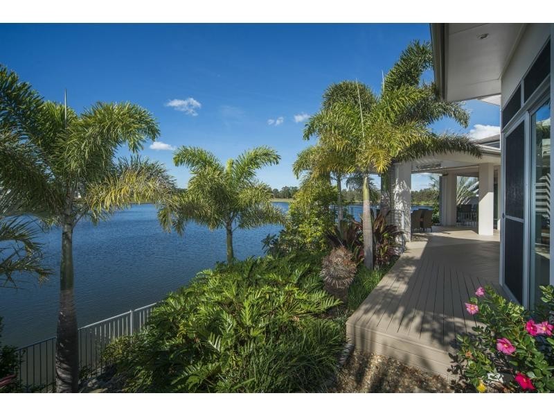 6074 Lugano Drive, Hope Island QLD 4212
