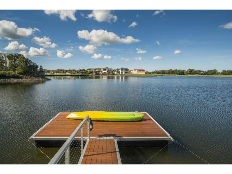 6074 Lugano Drive, Hope Island QLD 4212