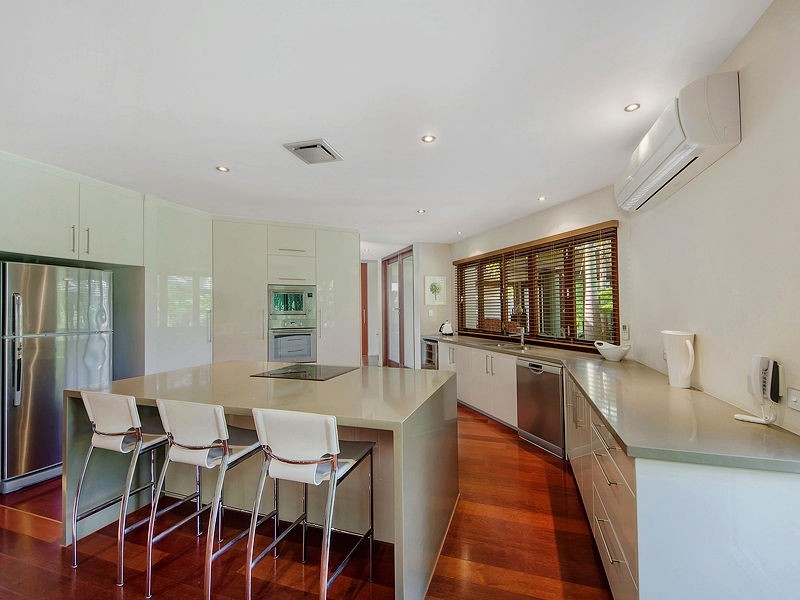 42 River Cove Place, Helensvale QLD 4212